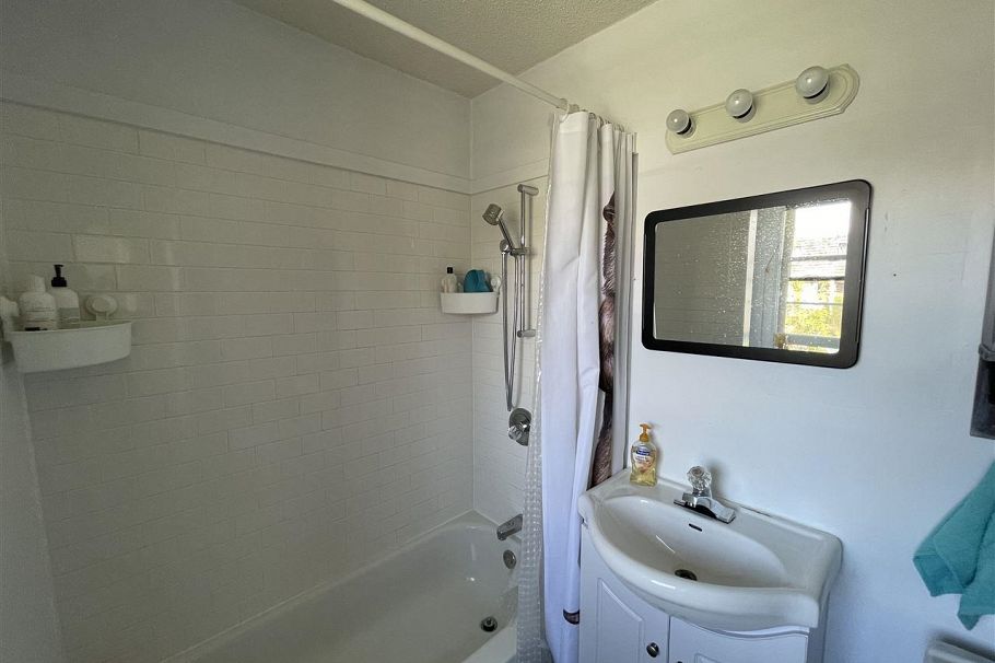 88 W 48th Avenue Vancouver, BC - 10