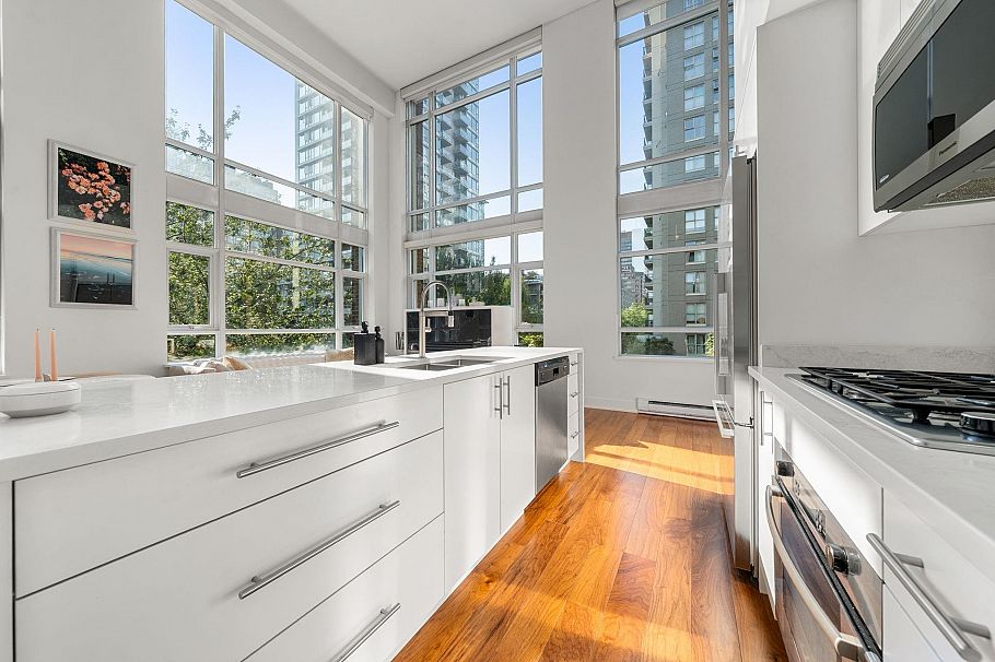 407 988 Richards Street Vancouver, BC - 17