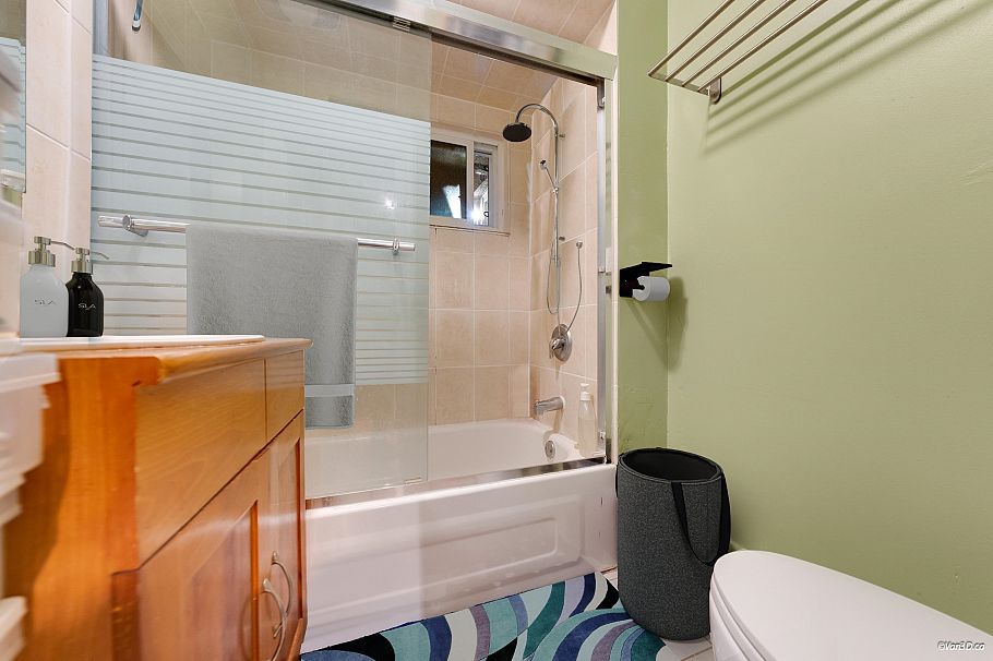 3342 Adanac Street Vancouver, BC - 11