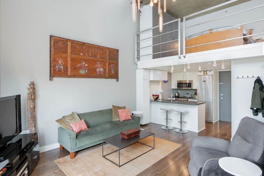 714 22 E Cordova Street Vancouver, BC - 1