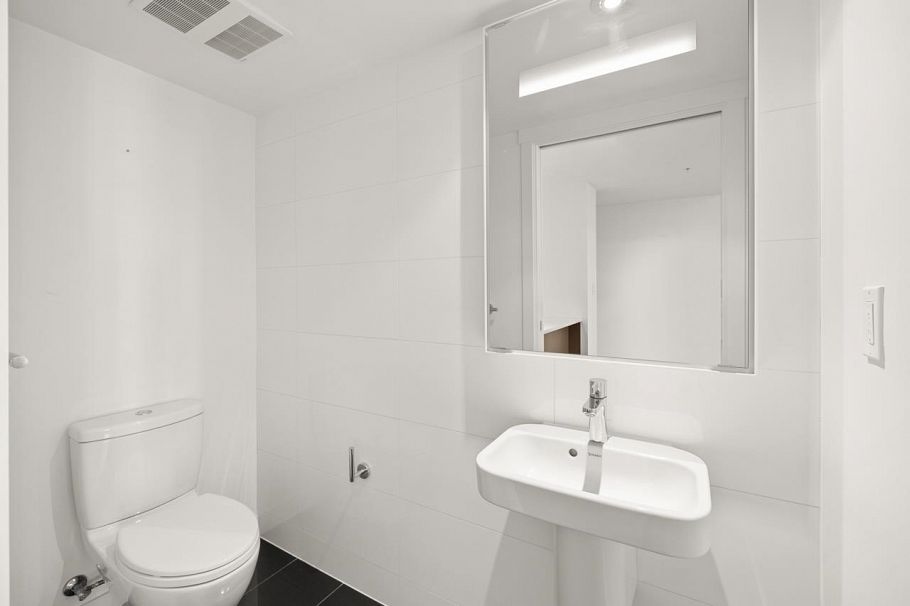 502 110 Switchmen Street Vancouver, BC - 16