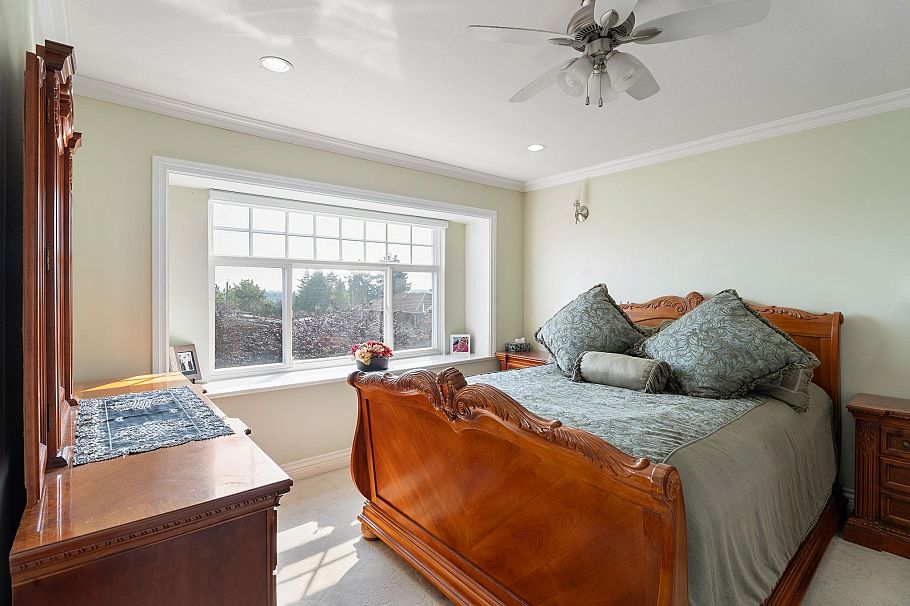 339 E 63rd Avenue Vancouver, BC - 24