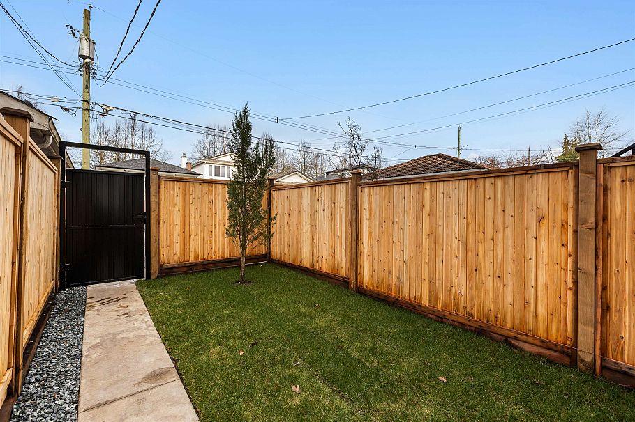 1 435 E 47th Avenue Vancouver, BC - 17