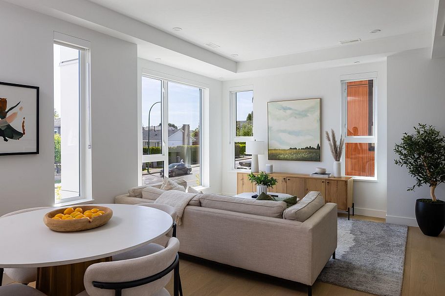 212 715 W 49th Avenue Vancouver, BC - 3