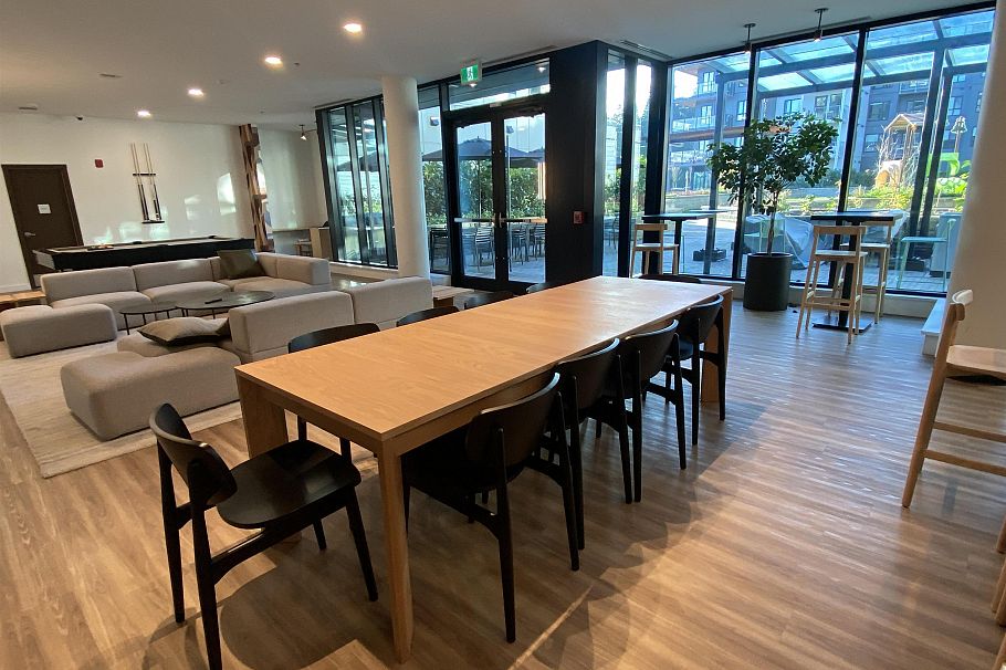 422 3596 Malsum Drive North Vancouver, BC - 25