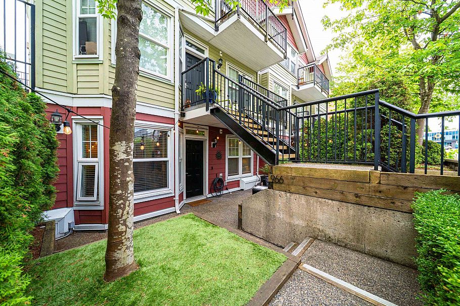 966 W 16th Avenue Vancouver, BC - 14