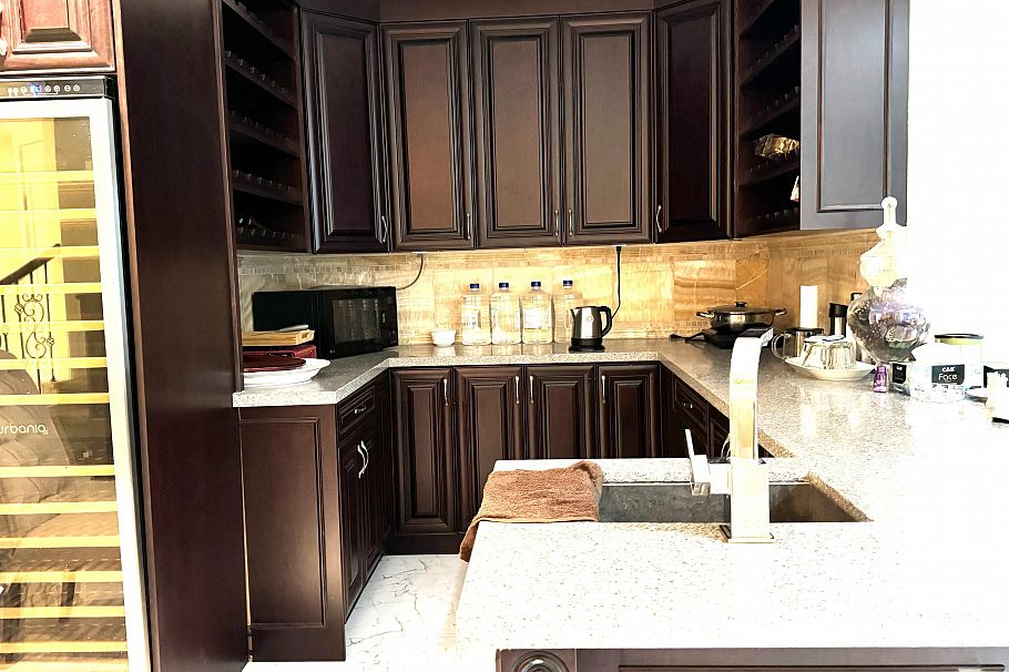 1562 W 40th Avenue Vancouver, BC - 11