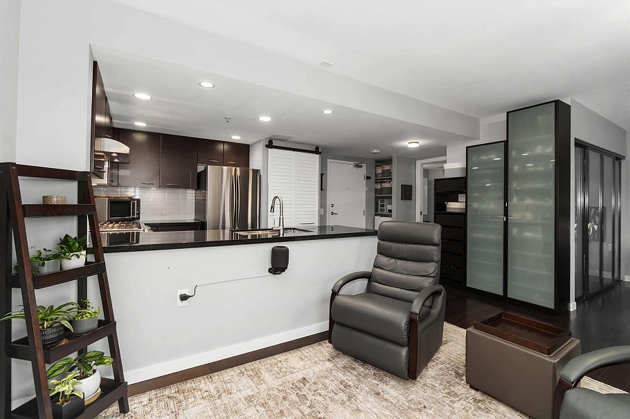 213 1288 Chesterfield Avenue North Vancouver, BC - 9