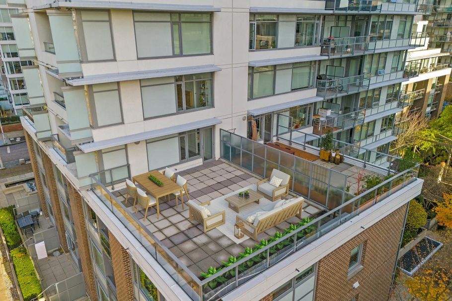 502 110 Switchmen Street Vancouver, BC - 3