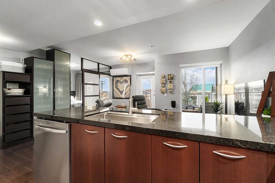 213 1288 Chesterfield Avenue North Vancouver, BC - 20