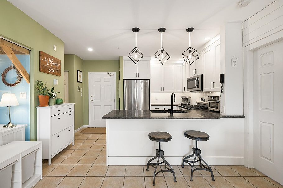 219 3629 Deercrest Drive North Vancouver, BC - 10