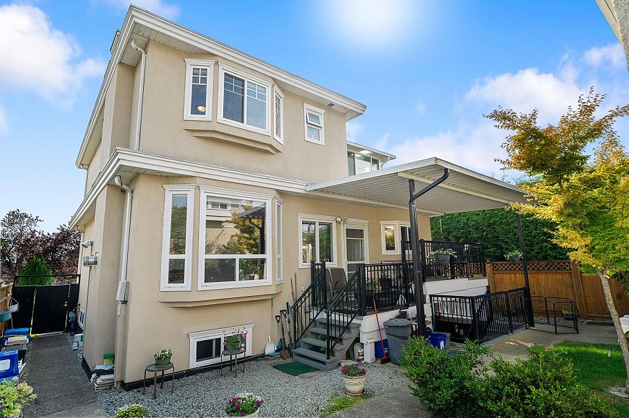 339 E 63rd Avenue Vancouver, BC - 37