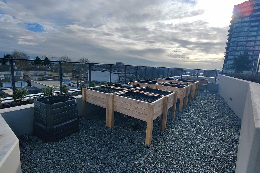 308 8415 Granville Street Vancouver, BC - 27