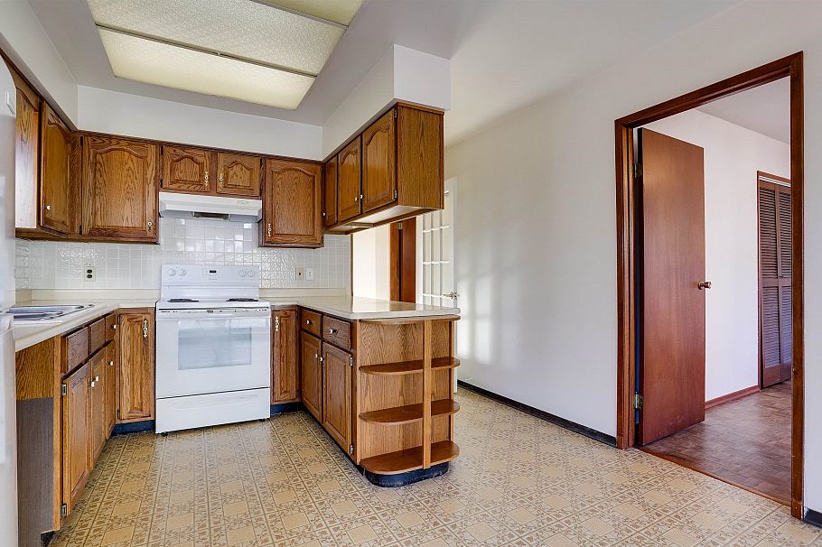 2579 E Pender Street Vancouver, BC - 19