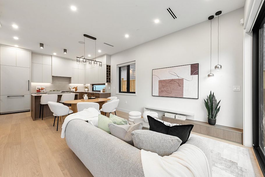 1 2635 W 12th Avenue Vancouver, BC - 9