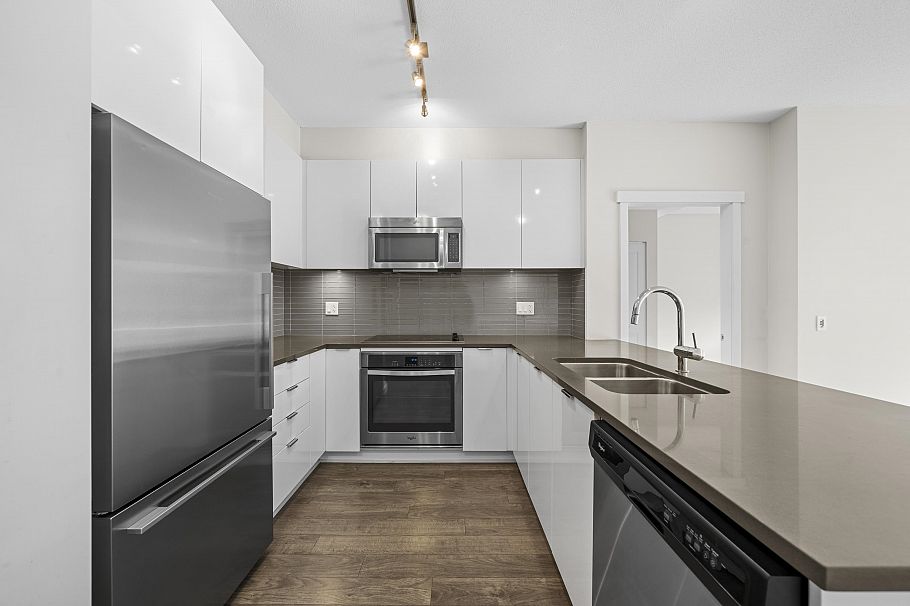 101 2665 Mountain Highway North Vancouver, BC - 5