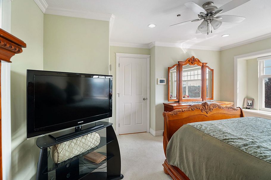 339 E 63rd Avenue Vancouver, BC - 23