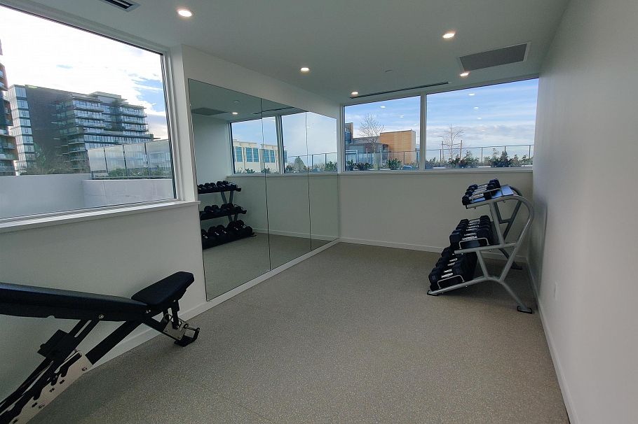 308 8415 Granville Street Vancouver, BC - 24