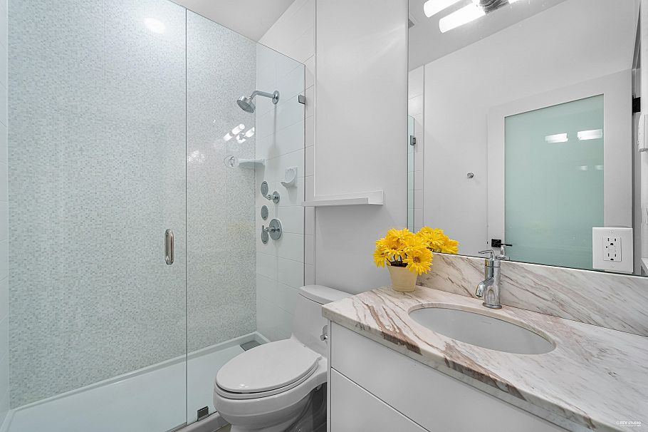 4061 St. Pauls Avenue North Vancouver, BC - 25