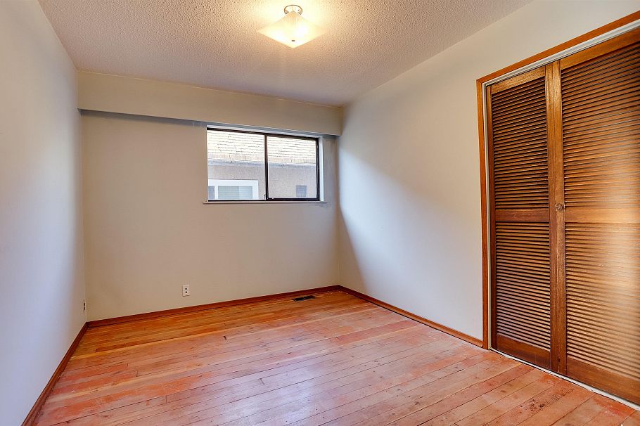 2579 E Pender Street Vancouver, BC - 9