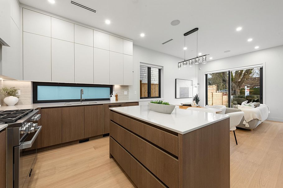 1 2635 W 12th Avenue Vancouver, BC - 14