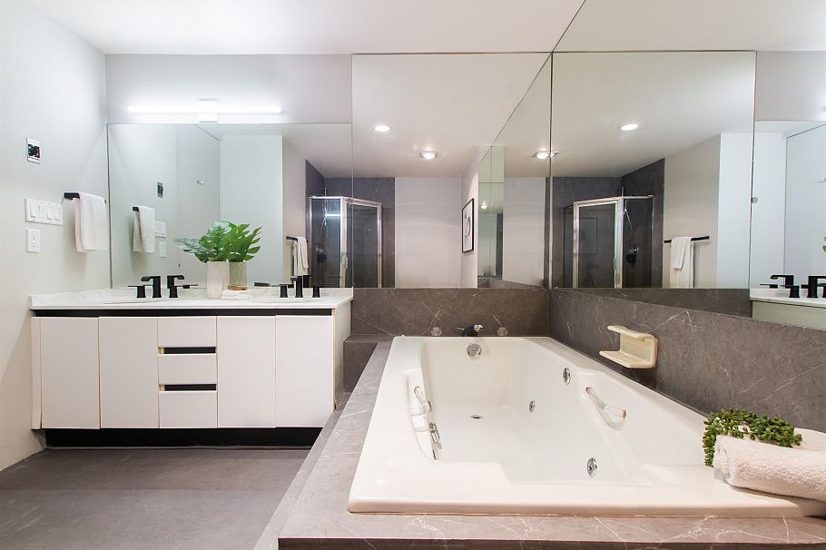 2301 1500 Howe Street Vancouver, BC - 21