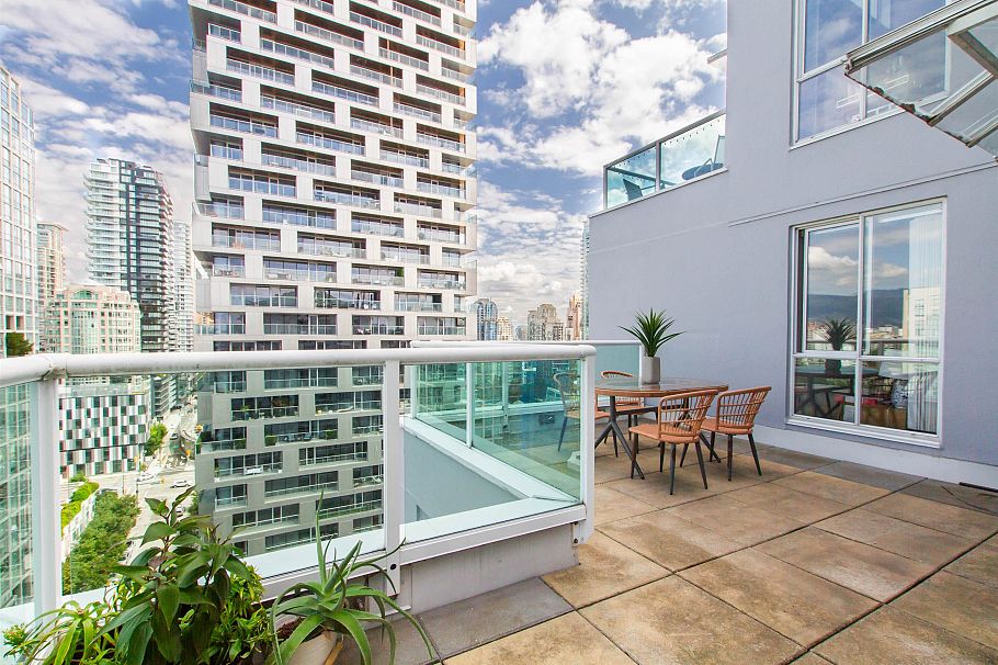 2301 1500 Howe Street Vancouver, BC - 10