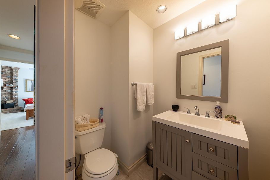 3982 W 29th Avenue Vancouver, BC - 9