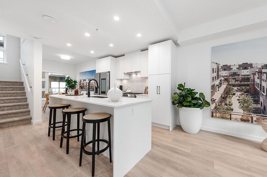 135 535 E 2nd Street North Vancouver, BC - 1