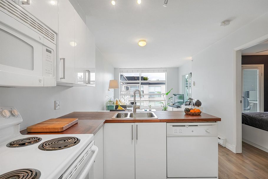 PH11 418 E Broadway Vancouver, BC - 4