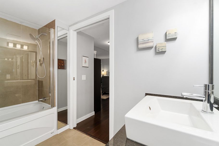 213 1288 Chesterfield Avenue North Vancouver, BC - 24