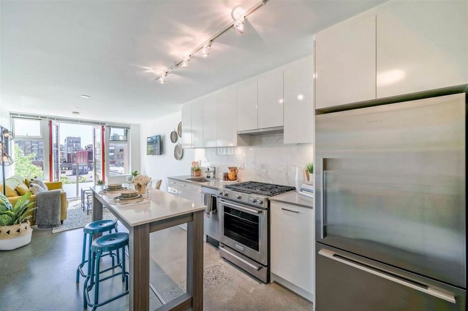 404 231 E Pender Street Vancouver, BC - 4
