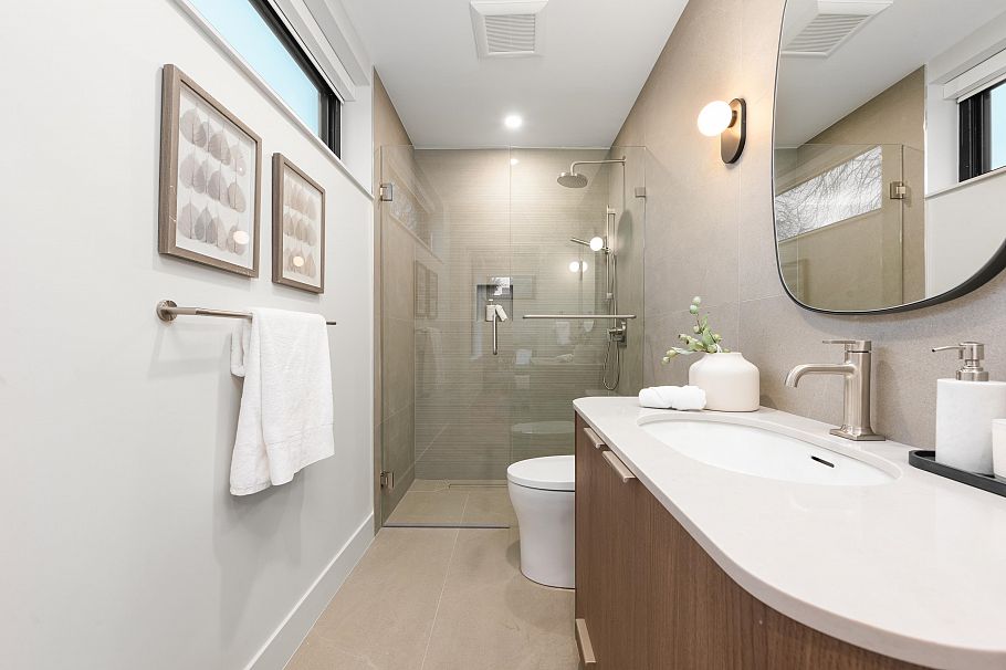 1 2635 W 12th Avenue Vancouver, BC - 27