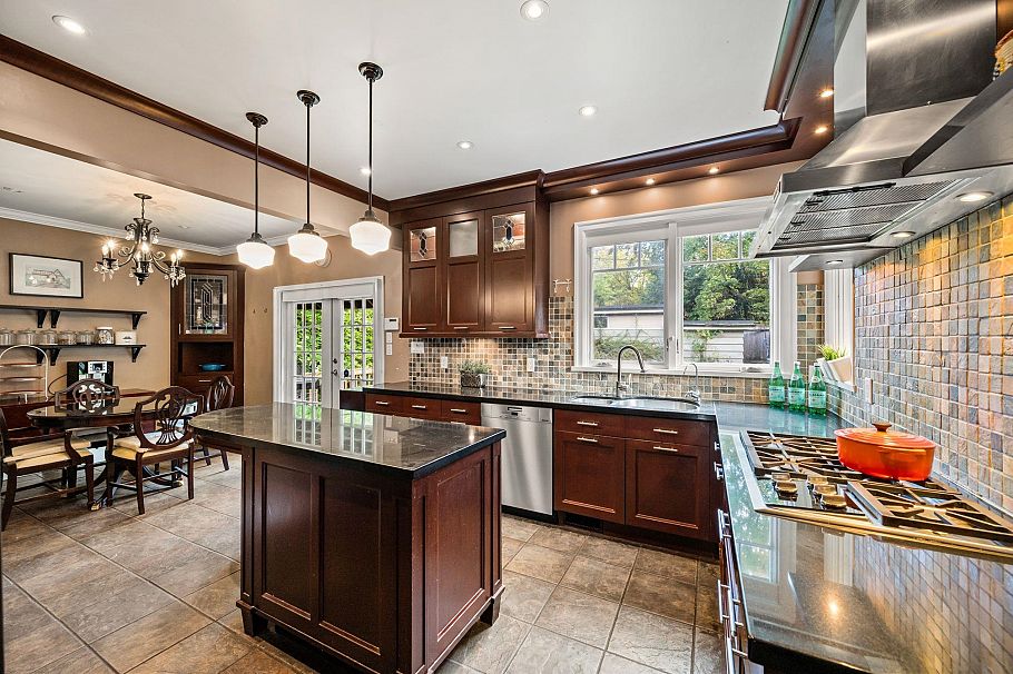 6050 Athlone Street Vancouver, BC - 13