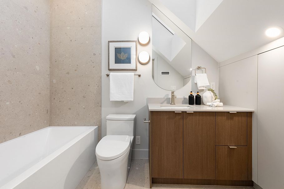 1 2635 W 12th Avenue Vancouver, BC - 33