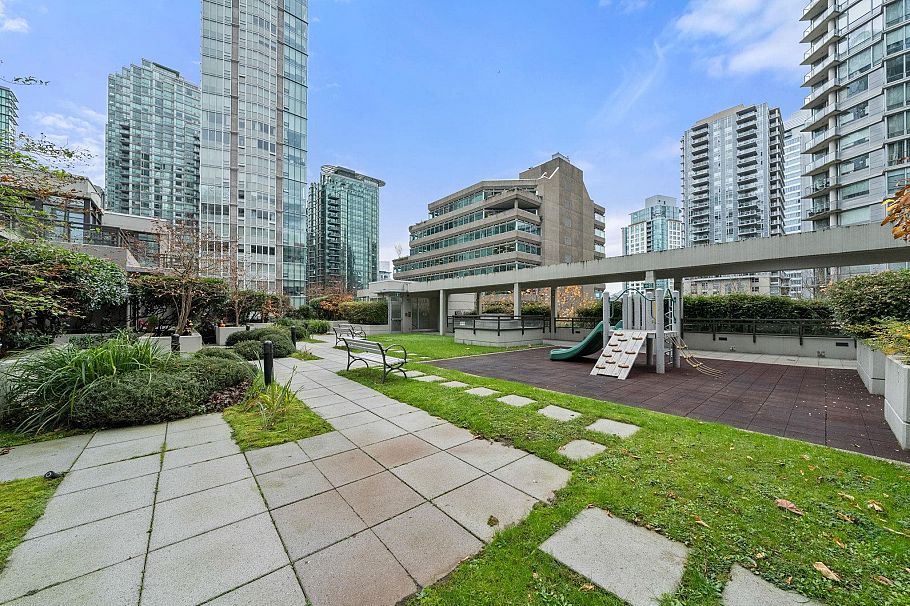 1101 1211 Melville Street Vancouver, BC - 16