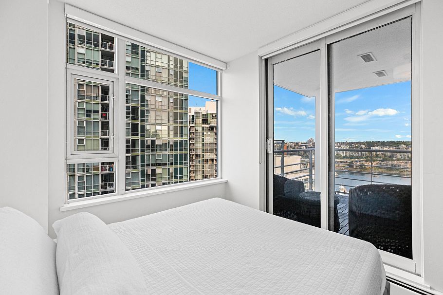 2006 198 Aquarius Mews Vancouver, BC - 22