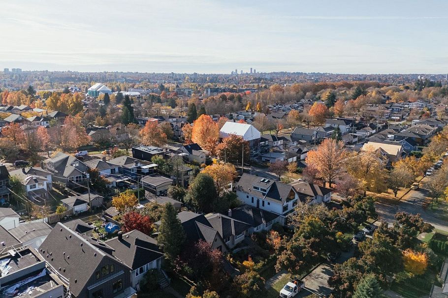 2616 E 4th Avenue Vancouver, BC - 21