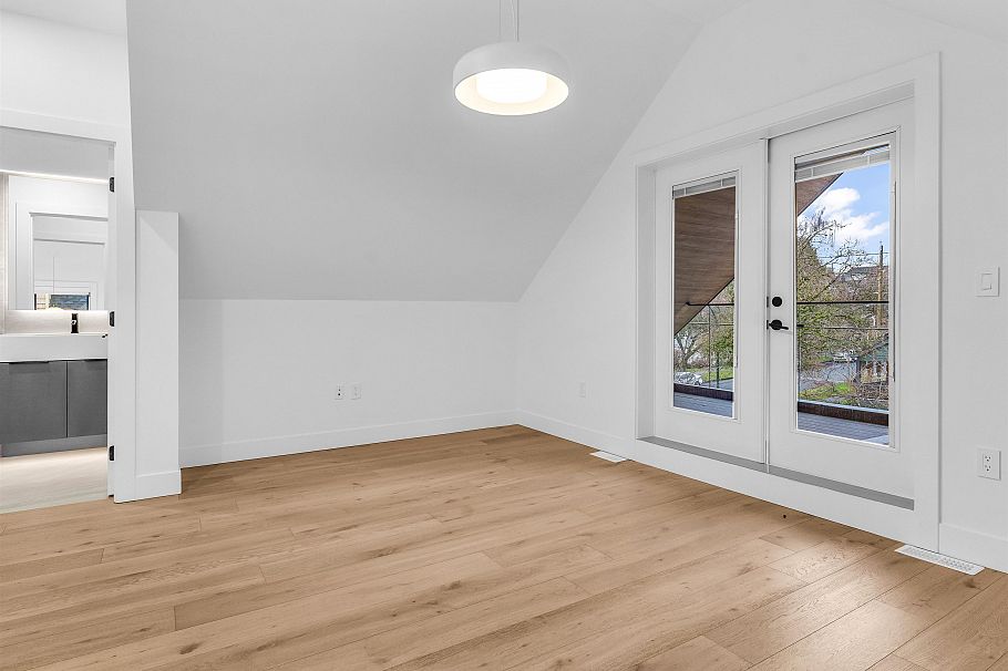 1 3118 Windsor Street Vancouver, BC - 30