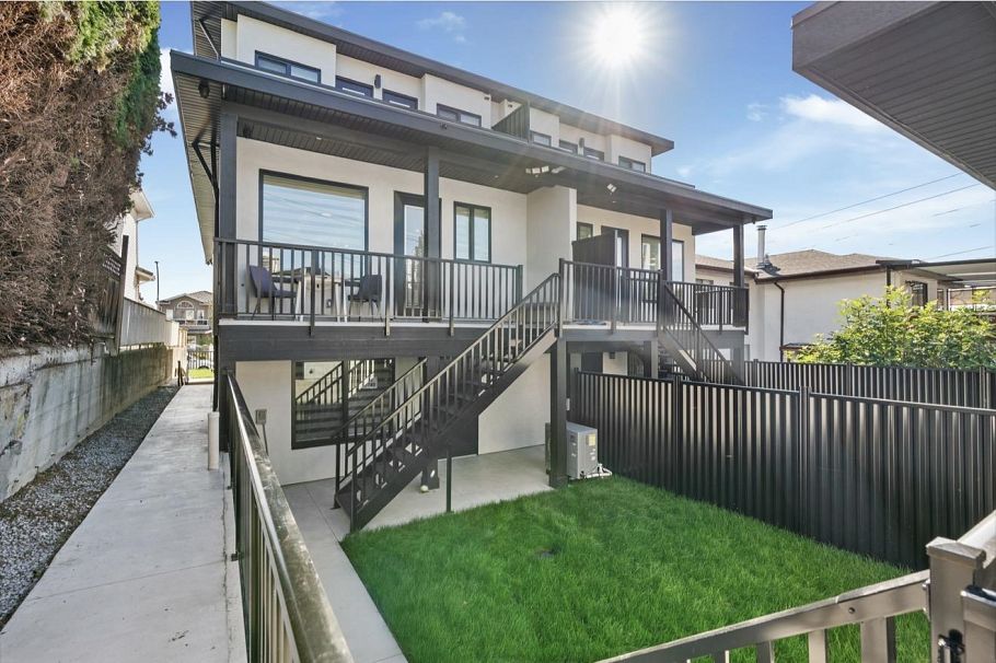 3749 Union Street Burnaby, BC - 27