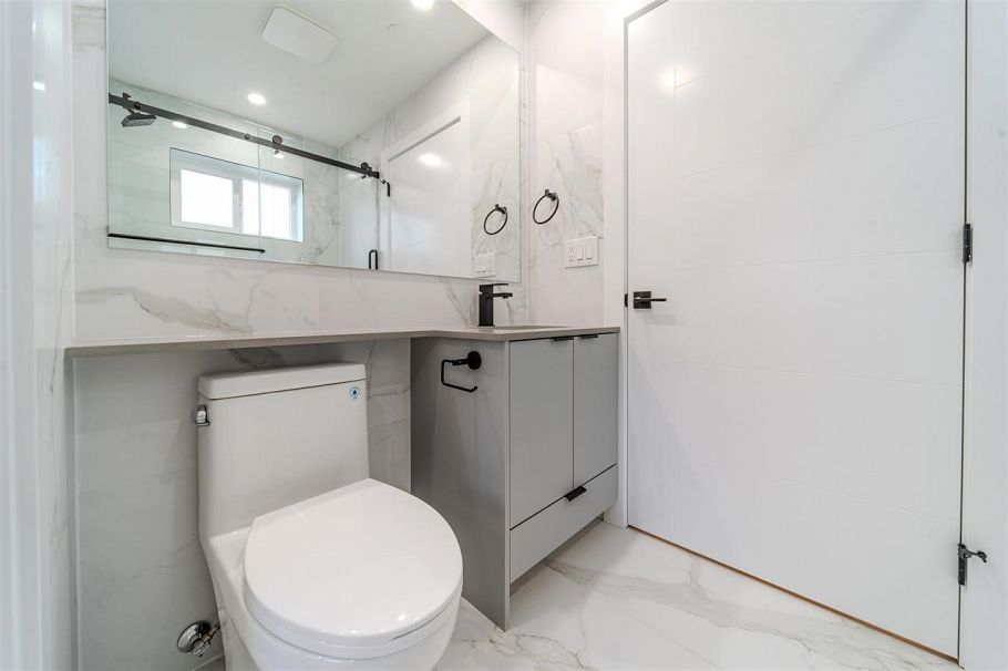 2 3576 E Pender Street Vancouver, BC - 26