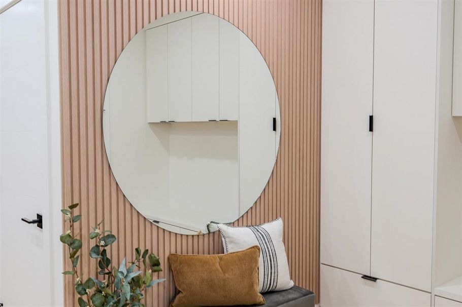 1 3576 E Pender Street Vancouver, BC - 5