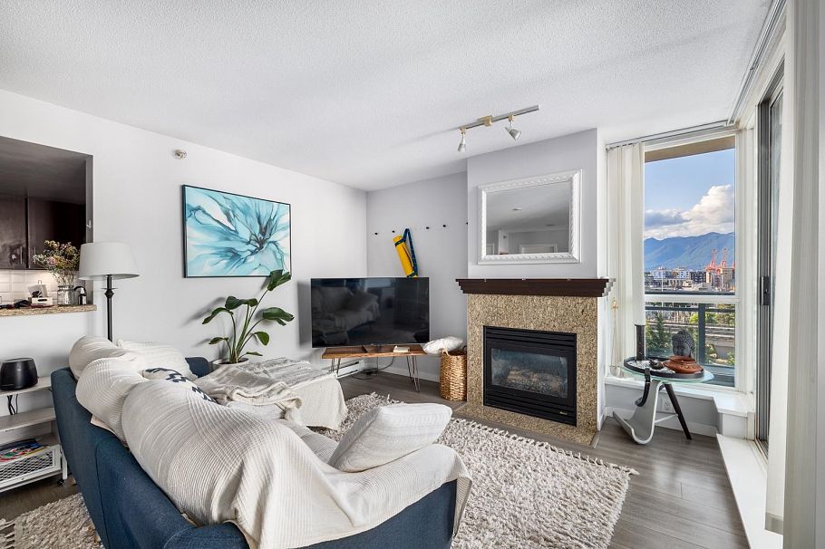 1002 120 Milross Avenue Vancouver, BC - 4