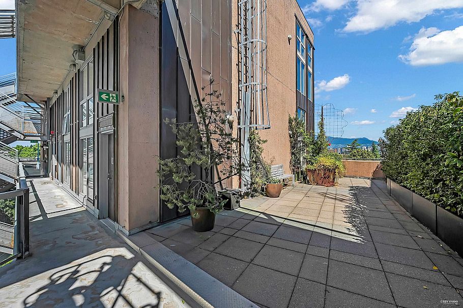 404 1529 W 6th Avenue Vancouver, BC - 1