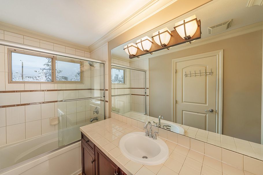 607 W 53 Avenue Vancouver, BC - 30