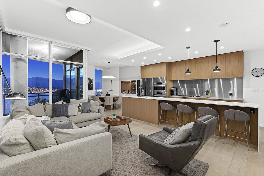 3701 1211 Melville Street Vancouver, BC - 2