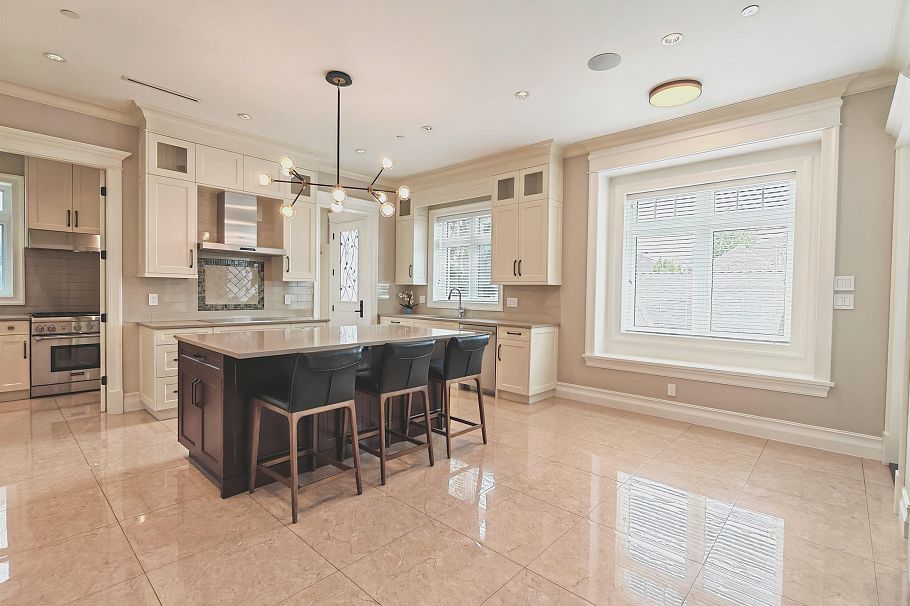 3520 W 37th Avenue Vancouver, BC - 5