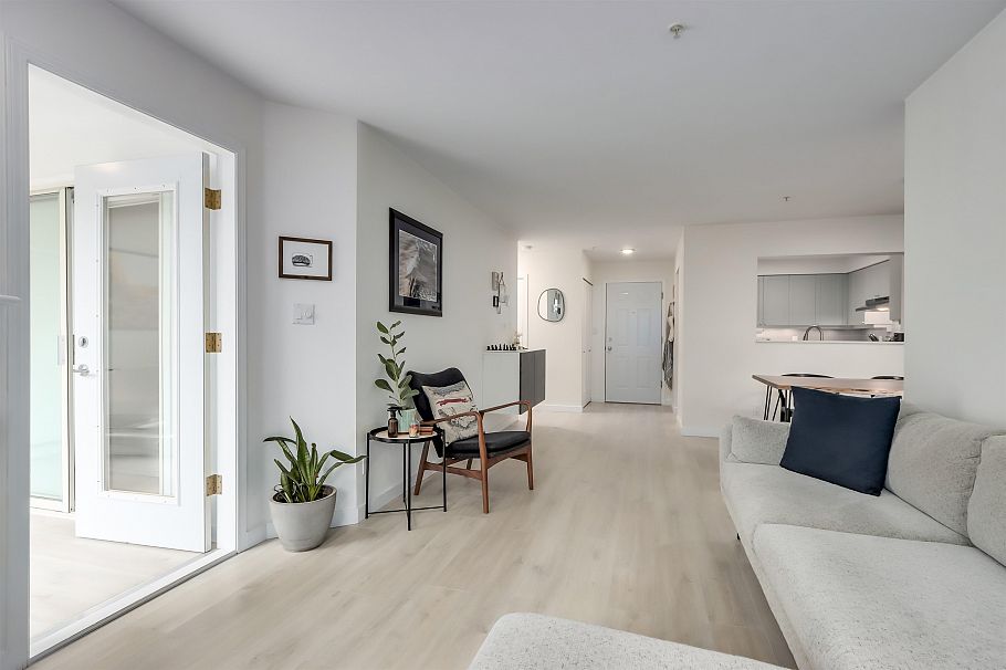 104 630 Roche Point Drive North Vancouver, BC - 9