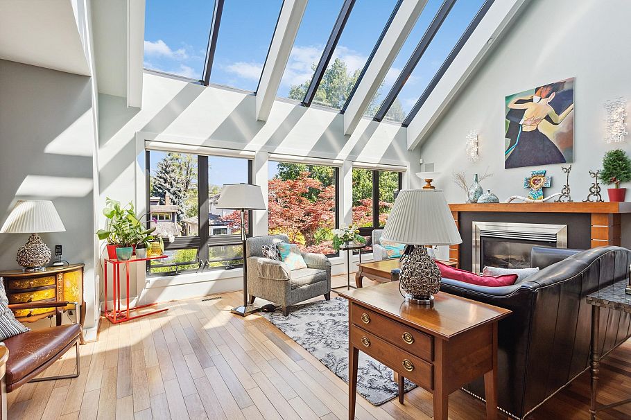 4468 W 1st Avenue Vancouver, BC - 5