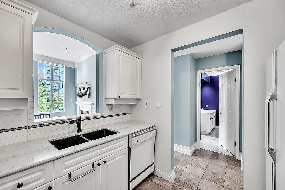 422 5835 Hampton Place Vancouver, BC - 8